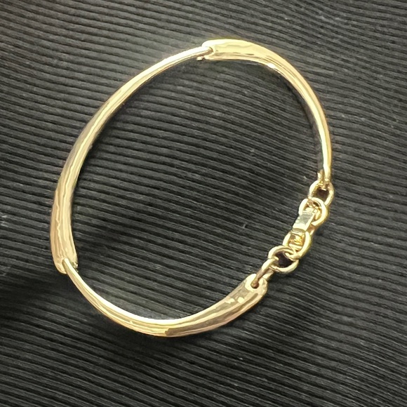 Kendra Scott Gold Bangle Bracelet - Picture 4 of 6
